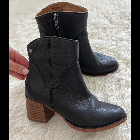 UGG | Shoes | Ugg Annie Leather Boots 